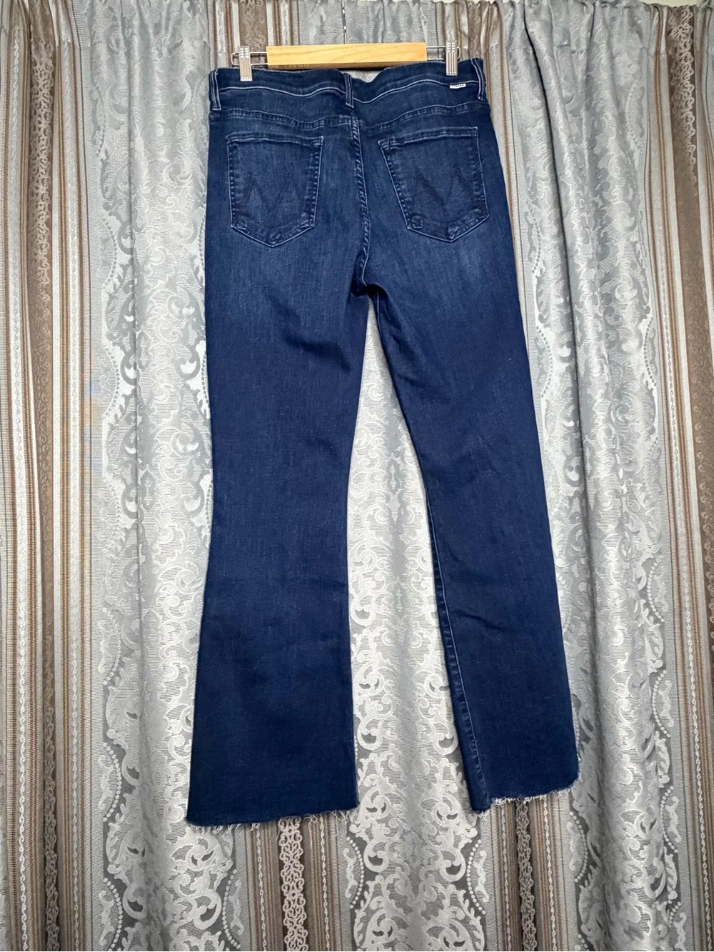 MOTHER The Weekender Fray Jeans Mint Condition